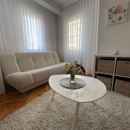 Apartman Filip Lux City Center Novi Pazar Buitenkant foto