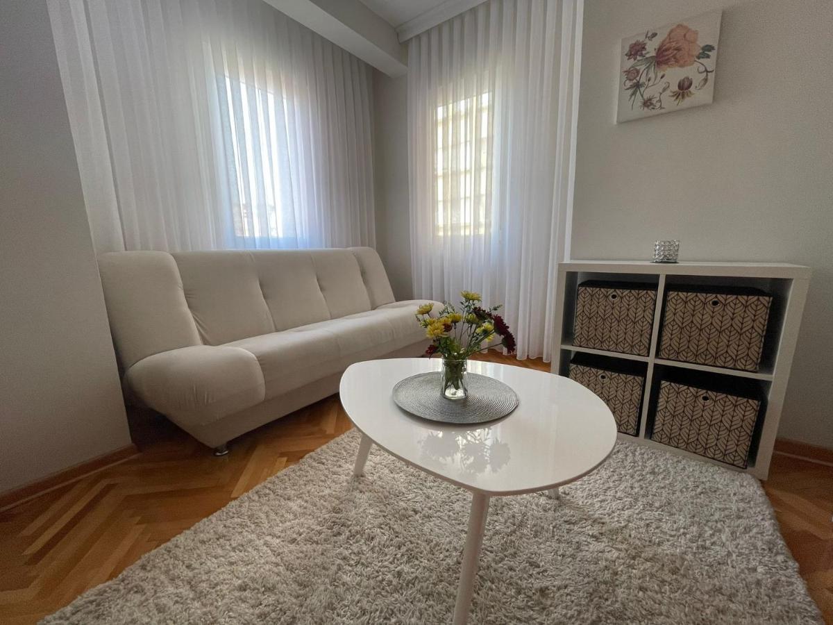 Apartman Filip Lux City Center Novi Pazar Buitenkant foto
